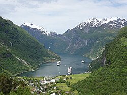 Blick von der Dalsnibba in den Geirangerfjord